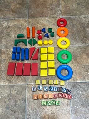 Vtg-ABC & Shape Blocks - Stackable Rings